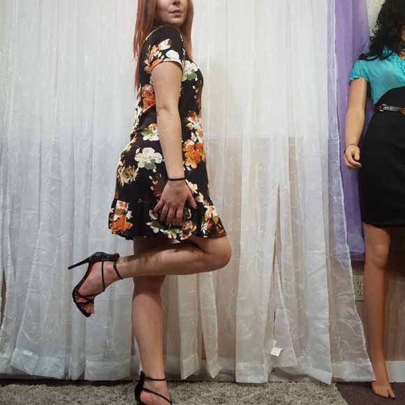 Stunning Sexy Swing Dress CLEARANCE FINAL PRICE - Picture 7 of 8